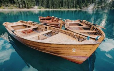 Meilleurs tours en bateau en Laponie: aventures sur les eaux cristallines arctiques